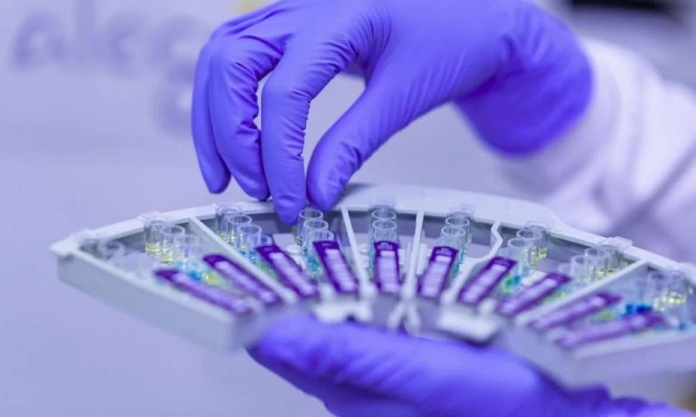 Μόσιαλος: H κολχικίνη δεν μειώνει τη θνητότητα